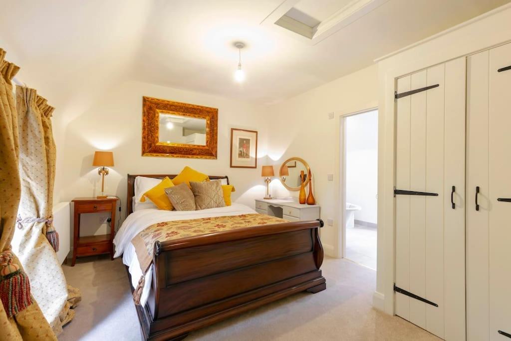 Dorney Windsor Legoland 5 Star Stay For Upto 14 Guests Exterior photo