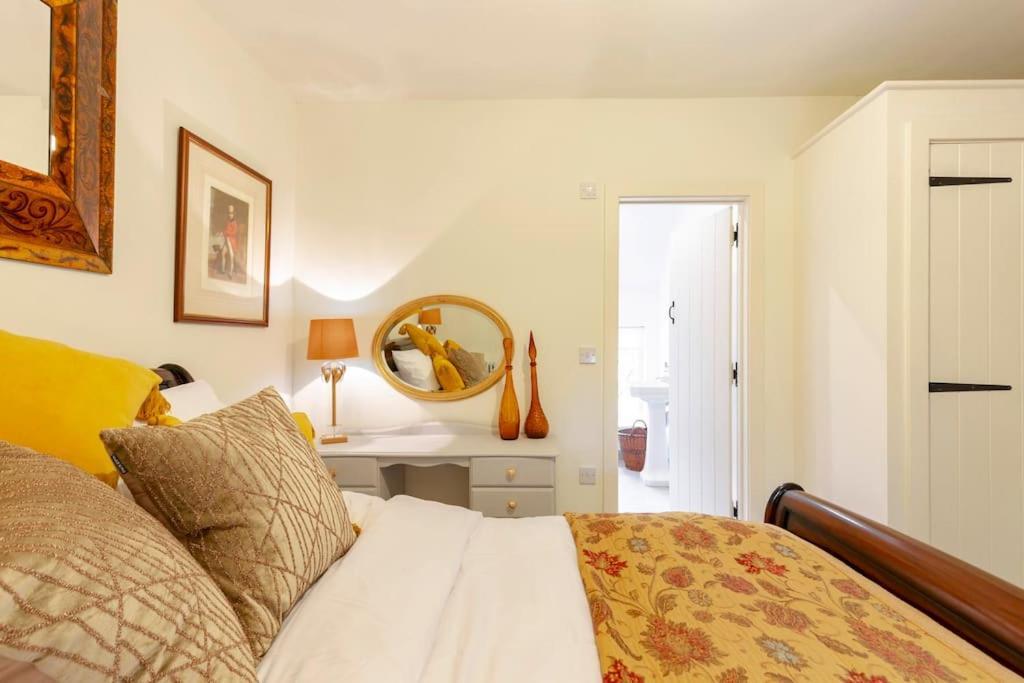 Dorney Windsor Legoland 5 Star Stay For Upto 14 Guests Exterior photo