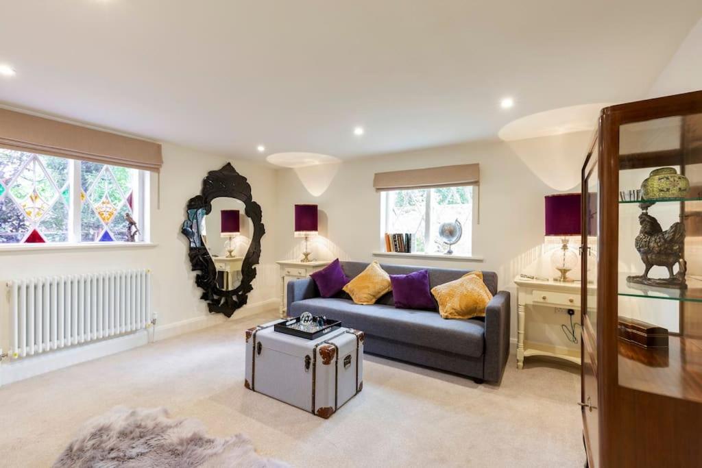 Dorney Windsor Legoland 5 Star Stay For Upto 14 Guests Exterior photo